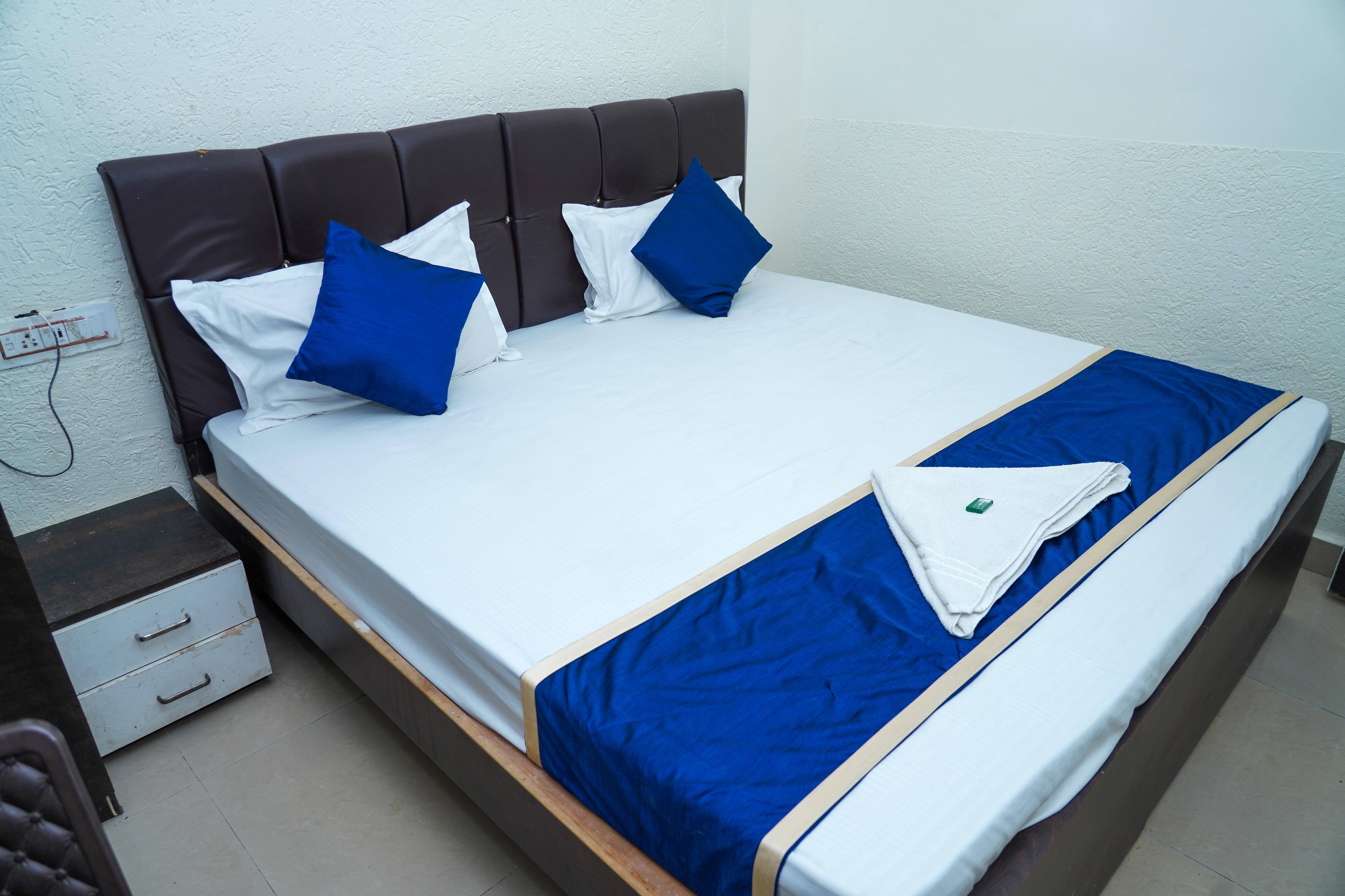 HOTEL HAPPY STAY Room Type - Classic room