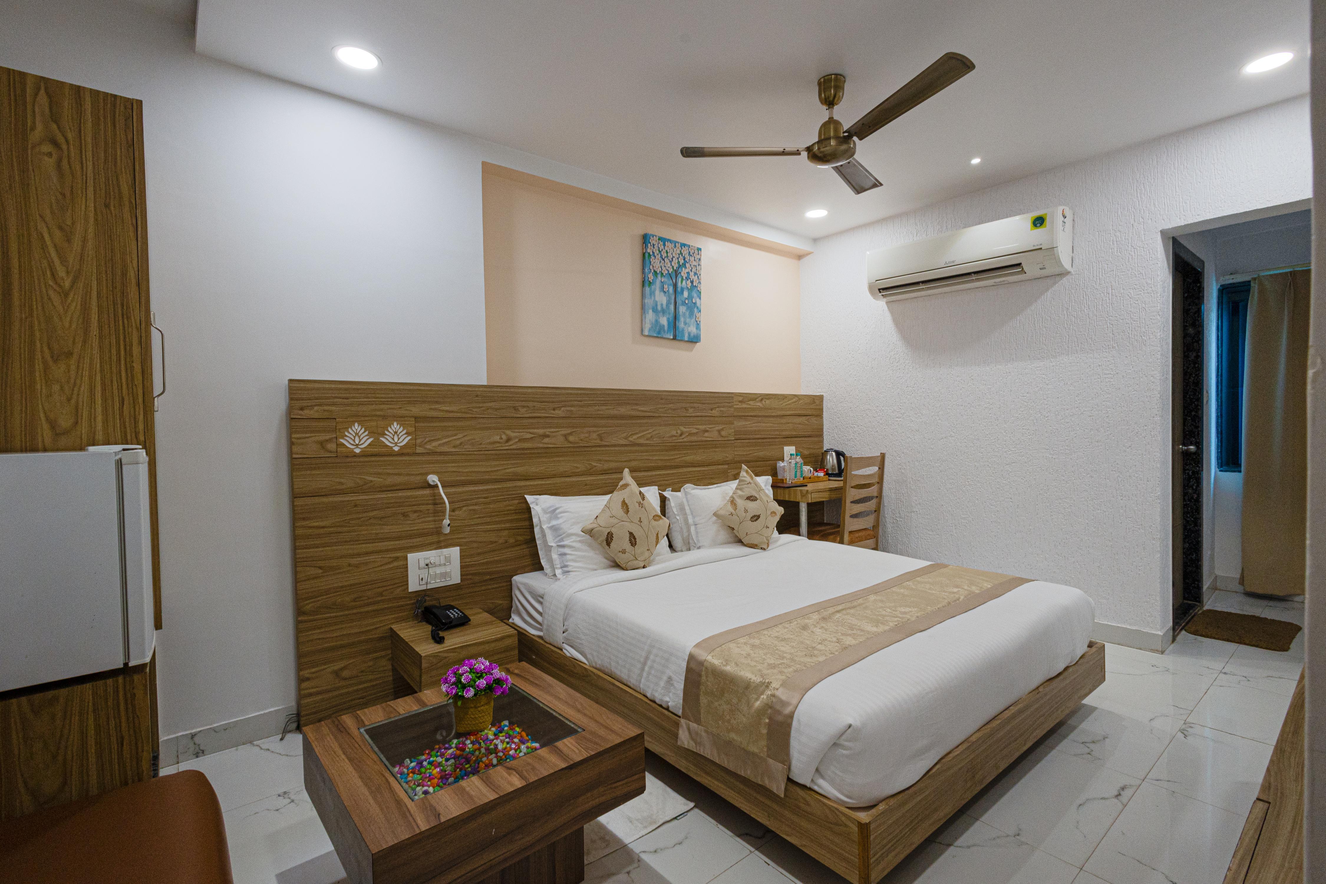 The RRA Kabras.com Hotel Nathdwara (5 Min walk to Temple) - Tap to explore photos