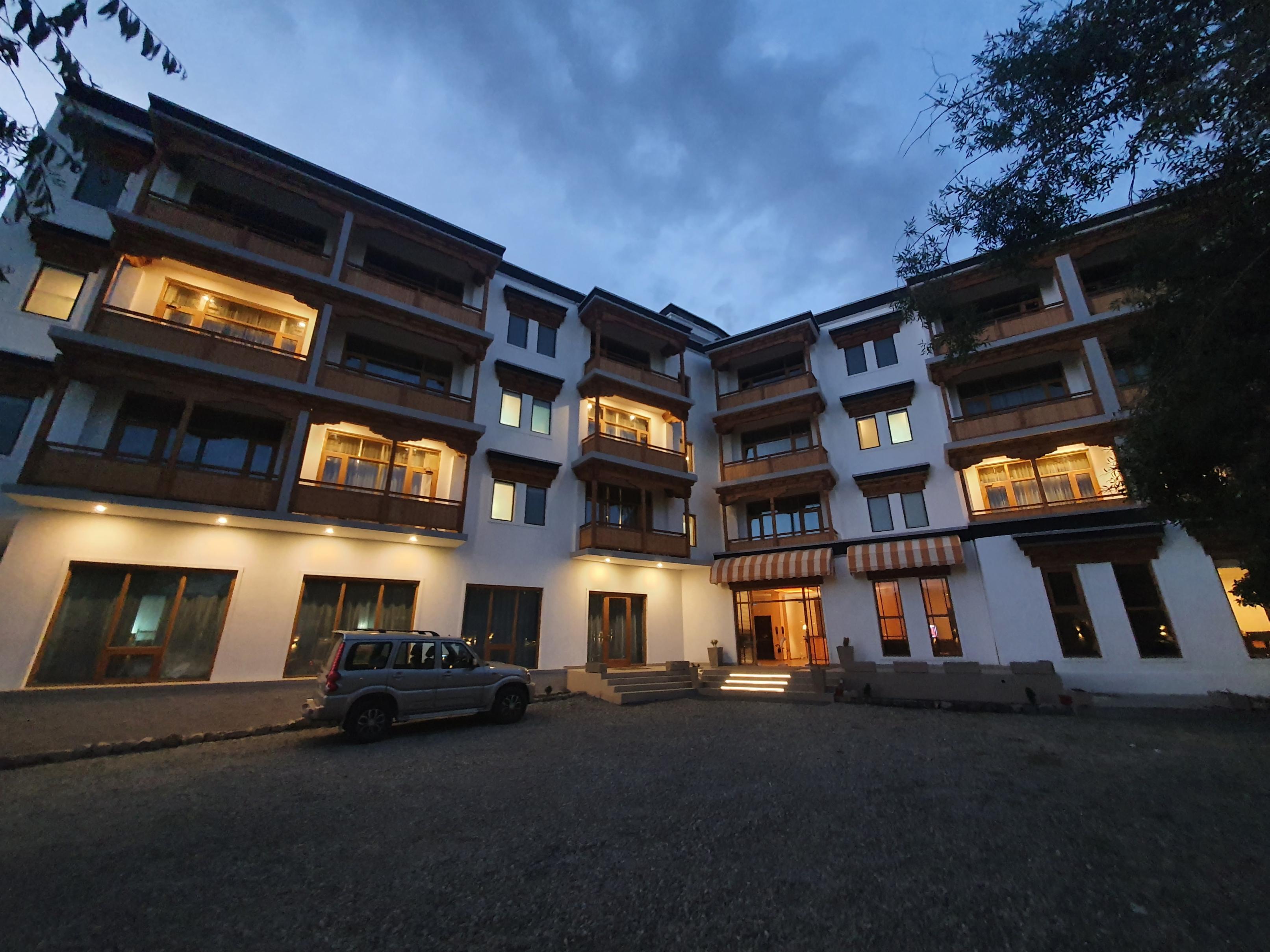 Hotel Amanthi Ladakh (2 minutes walking distance to Mall road) - Tap to explore photos