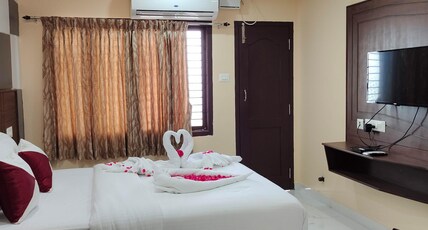 JOHN TOWERS Room Type - Standard Room