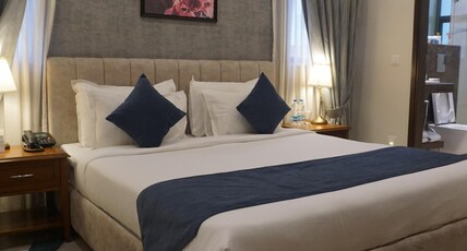 Comfort Inn Dhaliwals, Gurgaon Room Type - Executive Room (24 hours Room Service) Comfort Inn Dhaliwals, Gurgaon Room Type - Executive Room (24 hours Room Service)