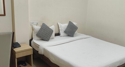 Hotel Gomti Inn Akbarpur Room Type - Classic Rooms