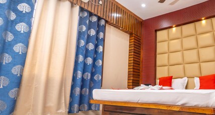 Hotel Nakshatra Room Type - Suite Room