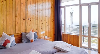 Young Monk Hostel & Cafe Dharamkot Room Type - Superior Double Room