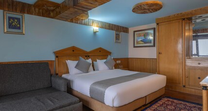 Hari Om Paradise Home stay Room Type - Superior Deluxe Room with Mountain View Hari Om Paradise Home stay Room Type - Superior Deluxe Room with Mountain View