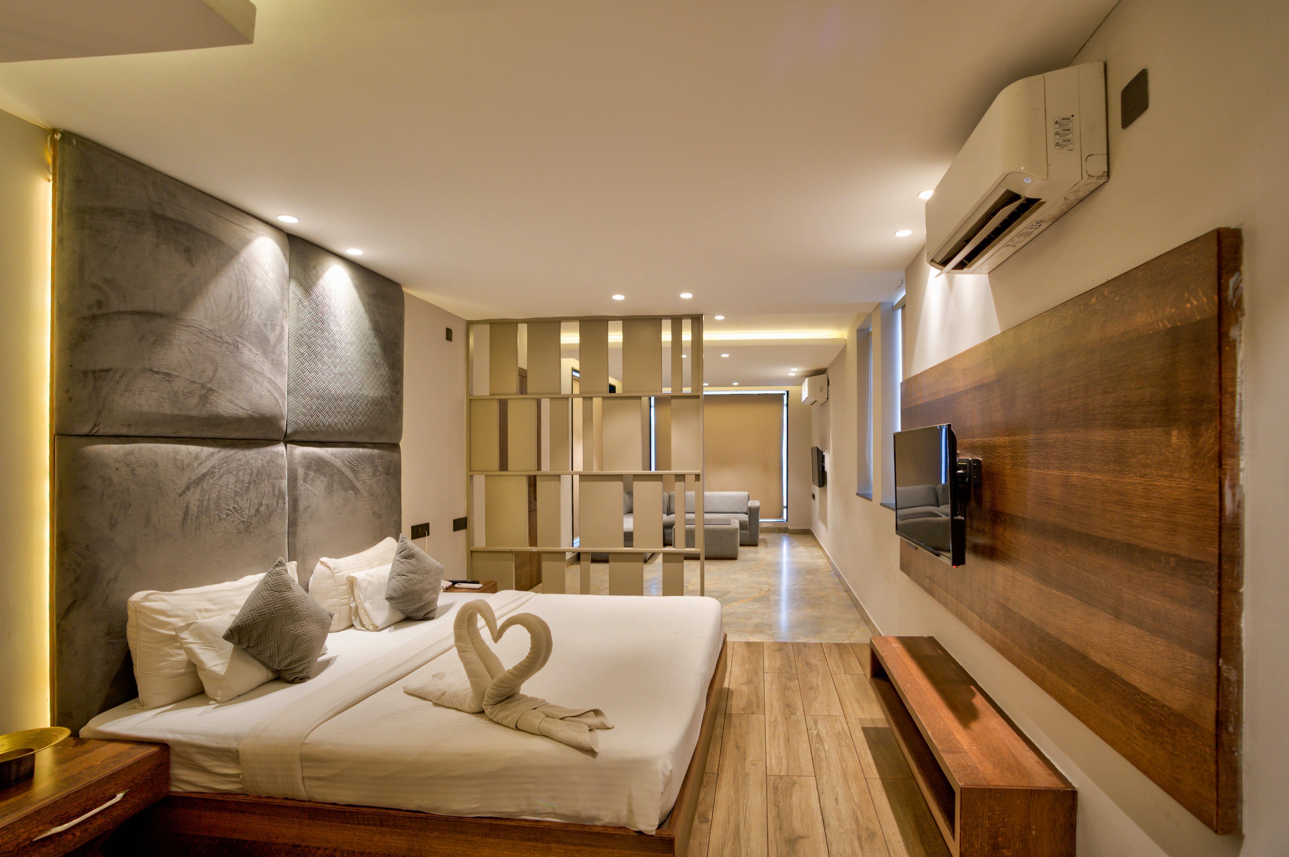 PLAZZIN CANDOLIM Room Type - Suite Room