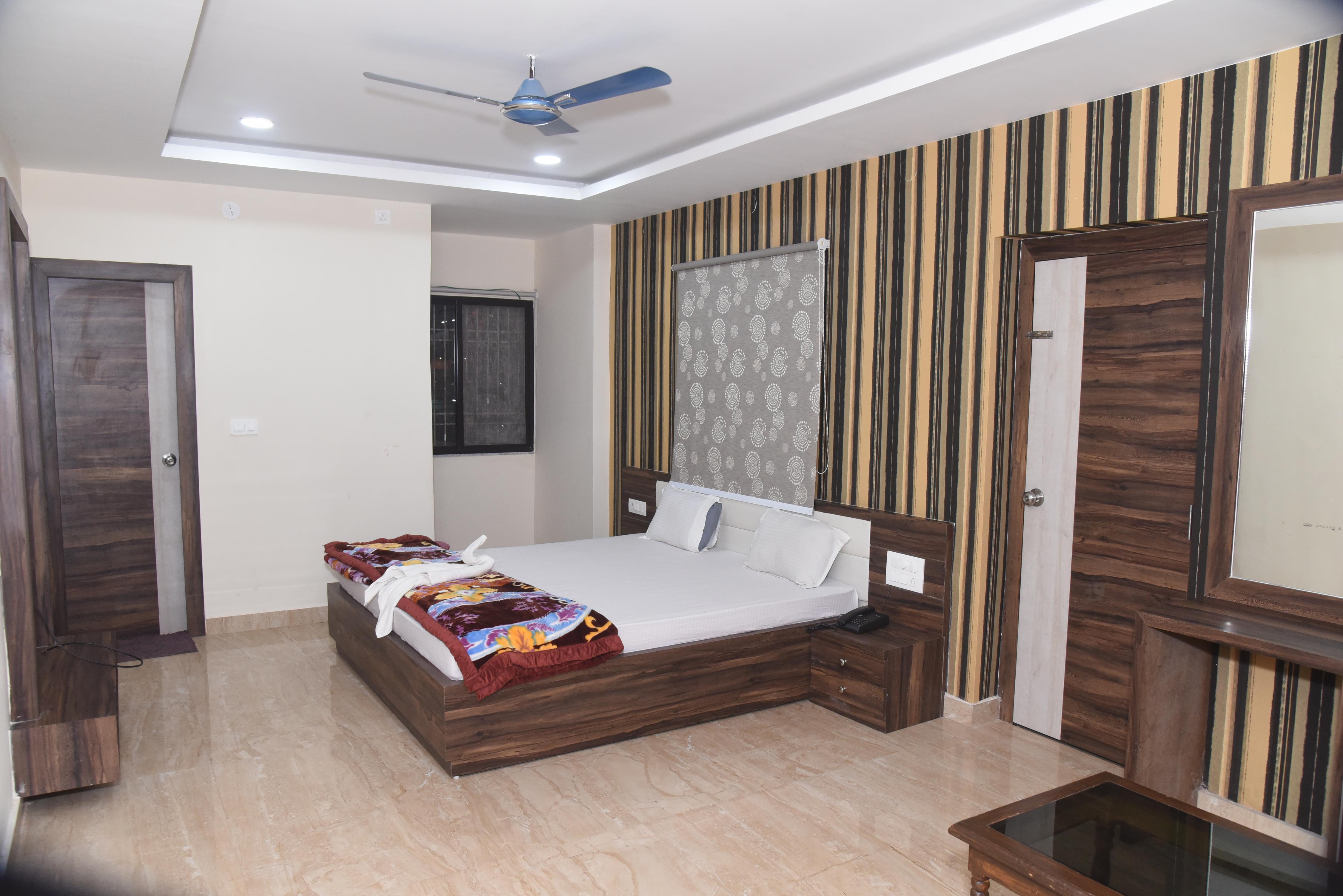 Hotel Diamond Vihar - Tap to explore photos