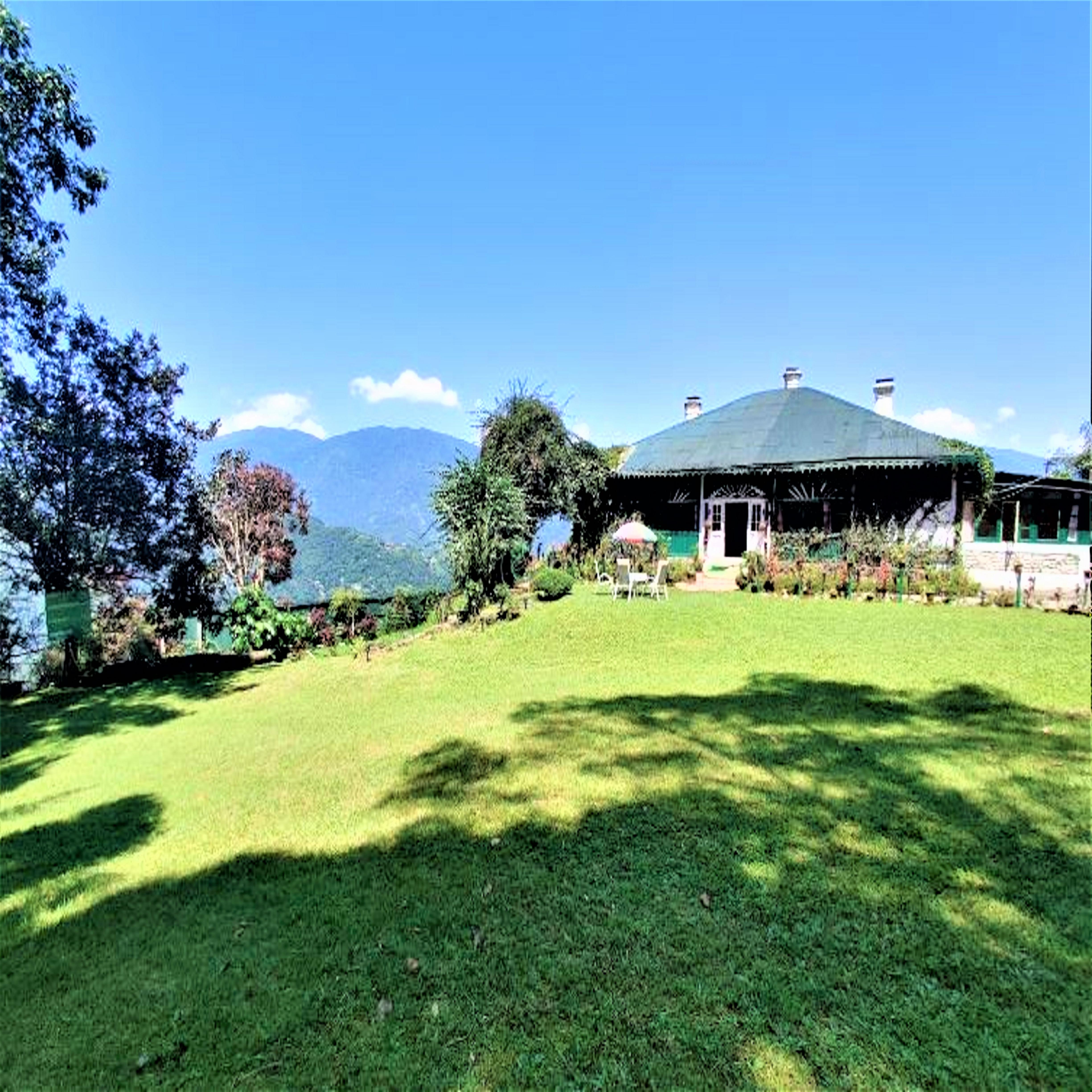 Takdah Heritage Colonial Bungalow No. 12 - Tap to explore photos