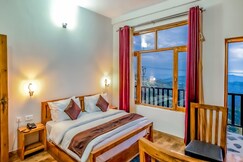 Hotel LA Riqueza Kanatal