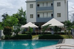 Hotel Paramount  Near Monsoon Palace