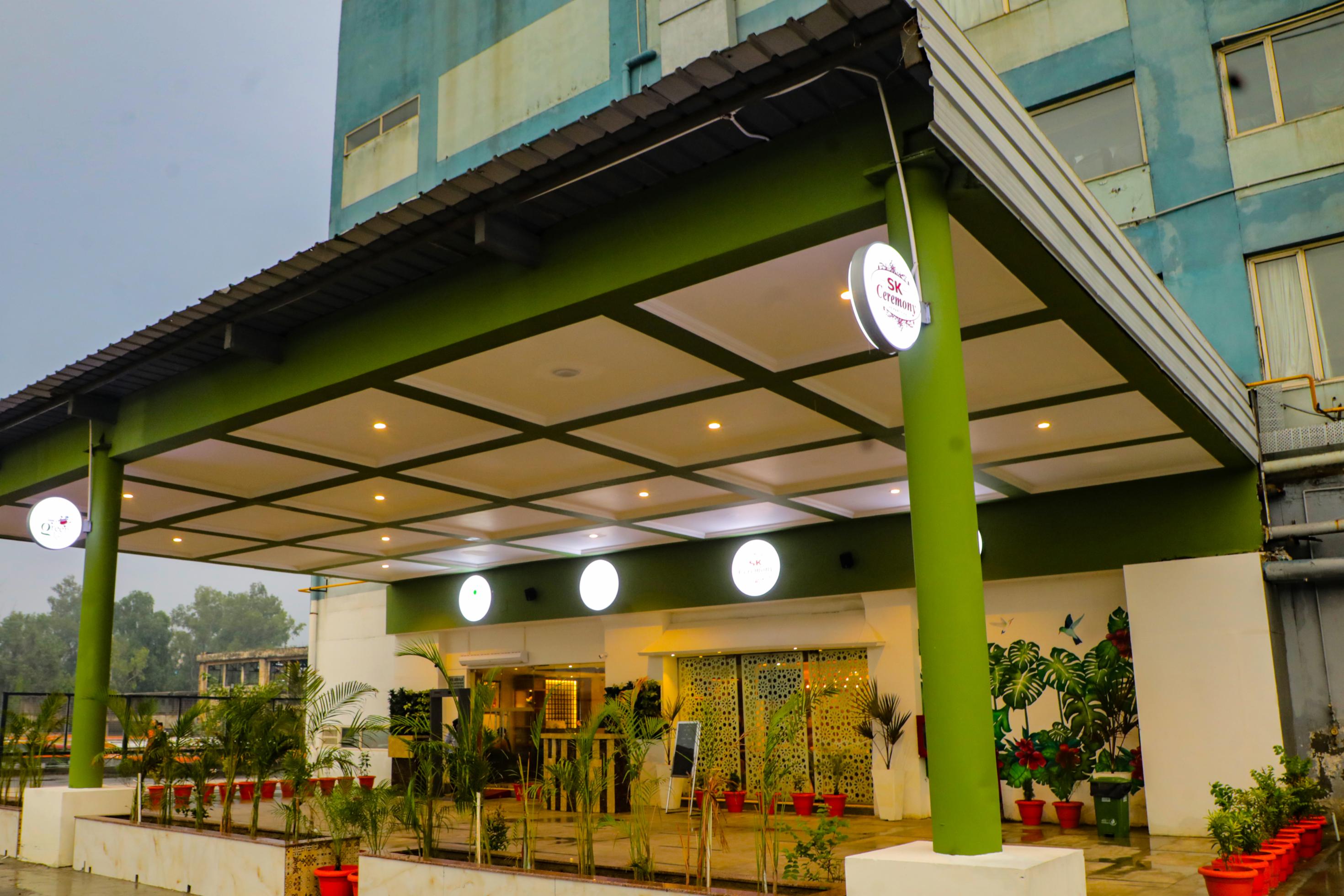 Green Palms Hotel, Pacific Mall