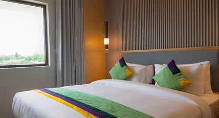 Treebo Kingsbury Fiesta Vellore Room Type - Deluxe Room