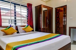 Itsy Hotels Rain Tulsi Stayz, Palarivattom Junction