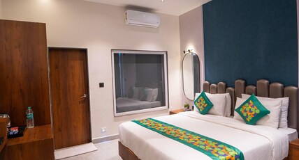 Treebo Winter Town Venna Lake With Swimming Pool Room Type - Premium Room