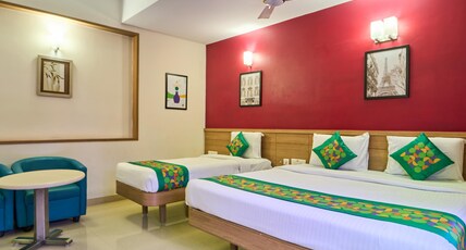 Treebo ESS Grande Room Type - Superior Room
