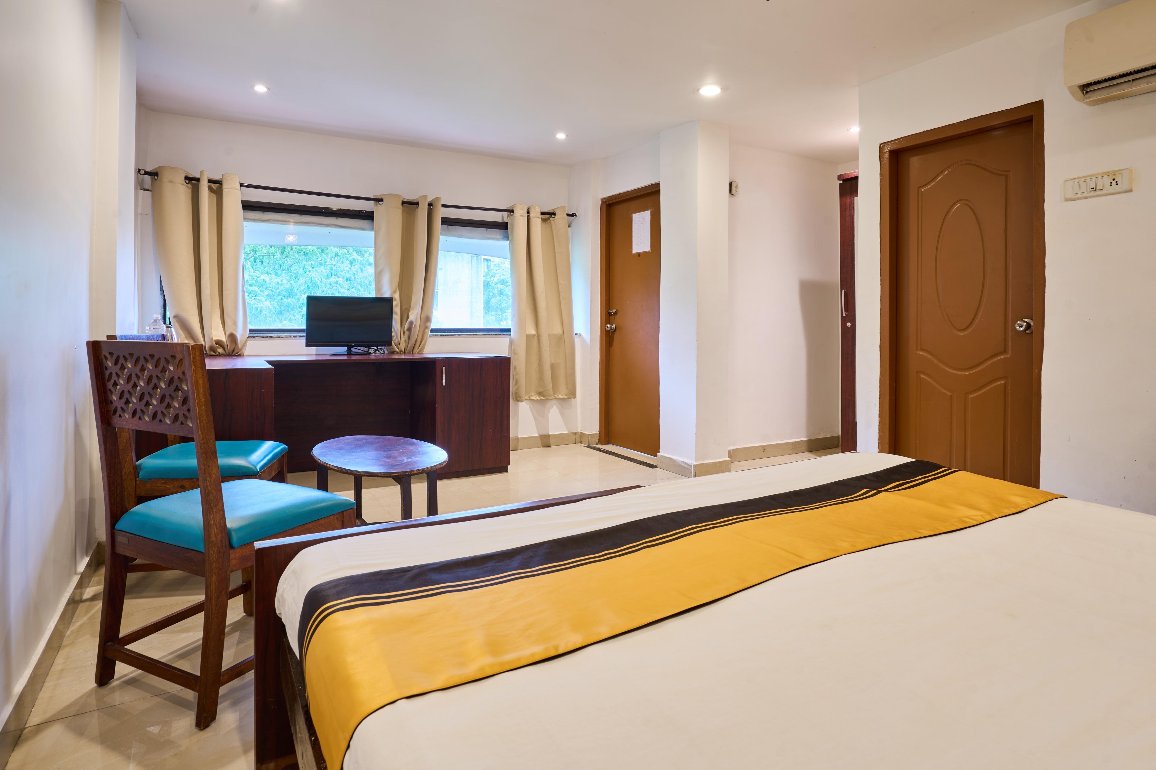 Itsy Hotels Aditya - Tap to explore photos