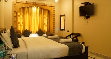HOTEL VASSHIFA PALACE Room Type - Deluxe AC Room