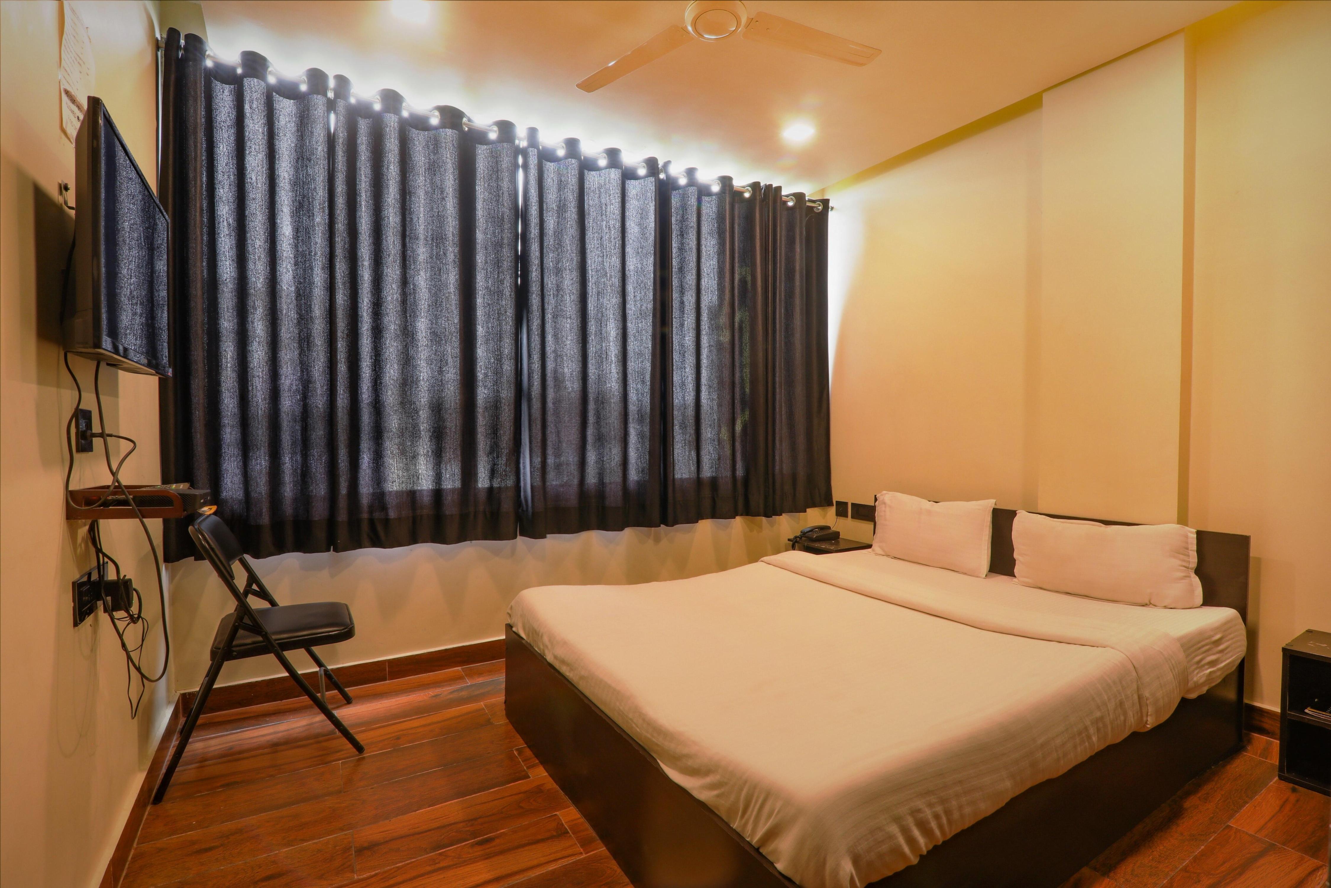 FabHotel Lemon Grass - Nr. Assi Ghat - Tap to explore photos