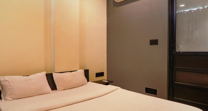 FabHotel Lemon Grass - Nr. Assi Ghat Room Type - Deluxe Room
