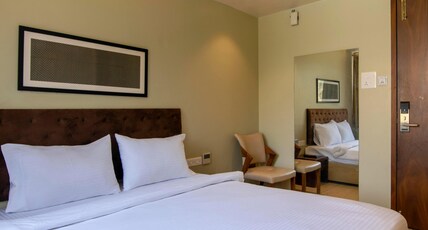 Hotel Curry Leaves Room Type - Deluxe Room