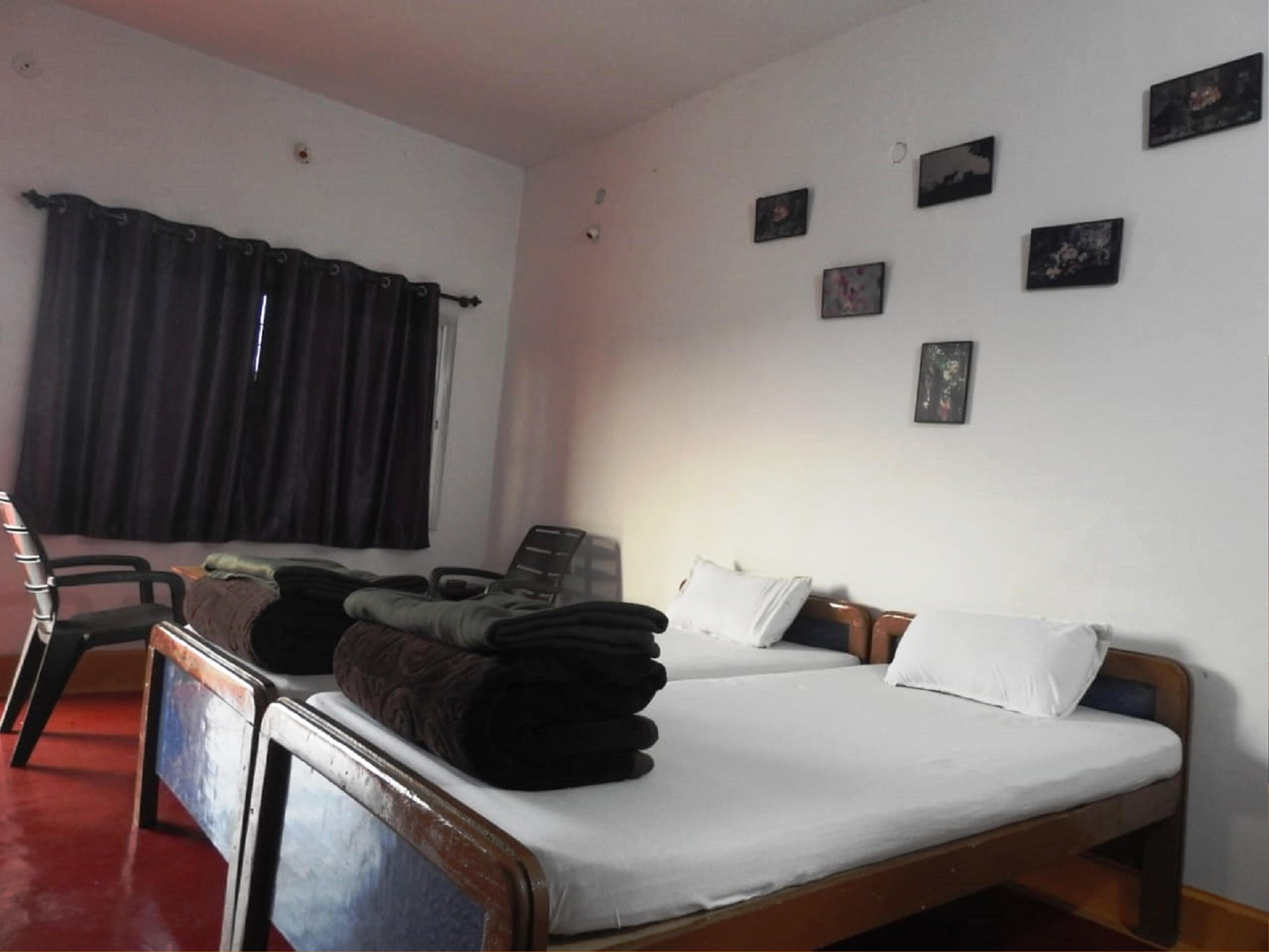 Shri Rambhajan Home stay - Tap to explore photos