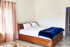 Adoroni Guest house