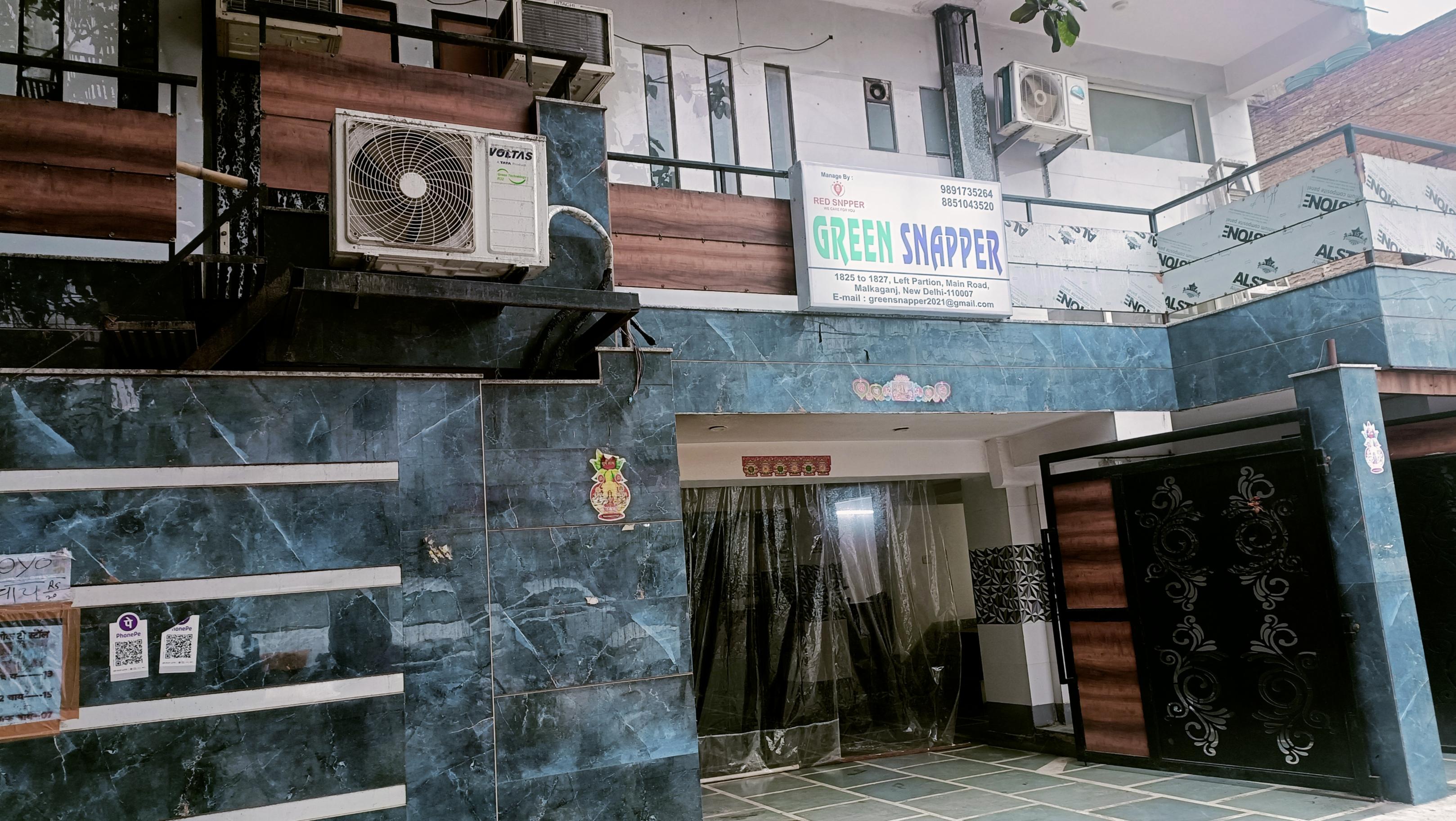 Hotel Du Rooms by Green Snapper Near Kamla Nagar - Tap to explore photos