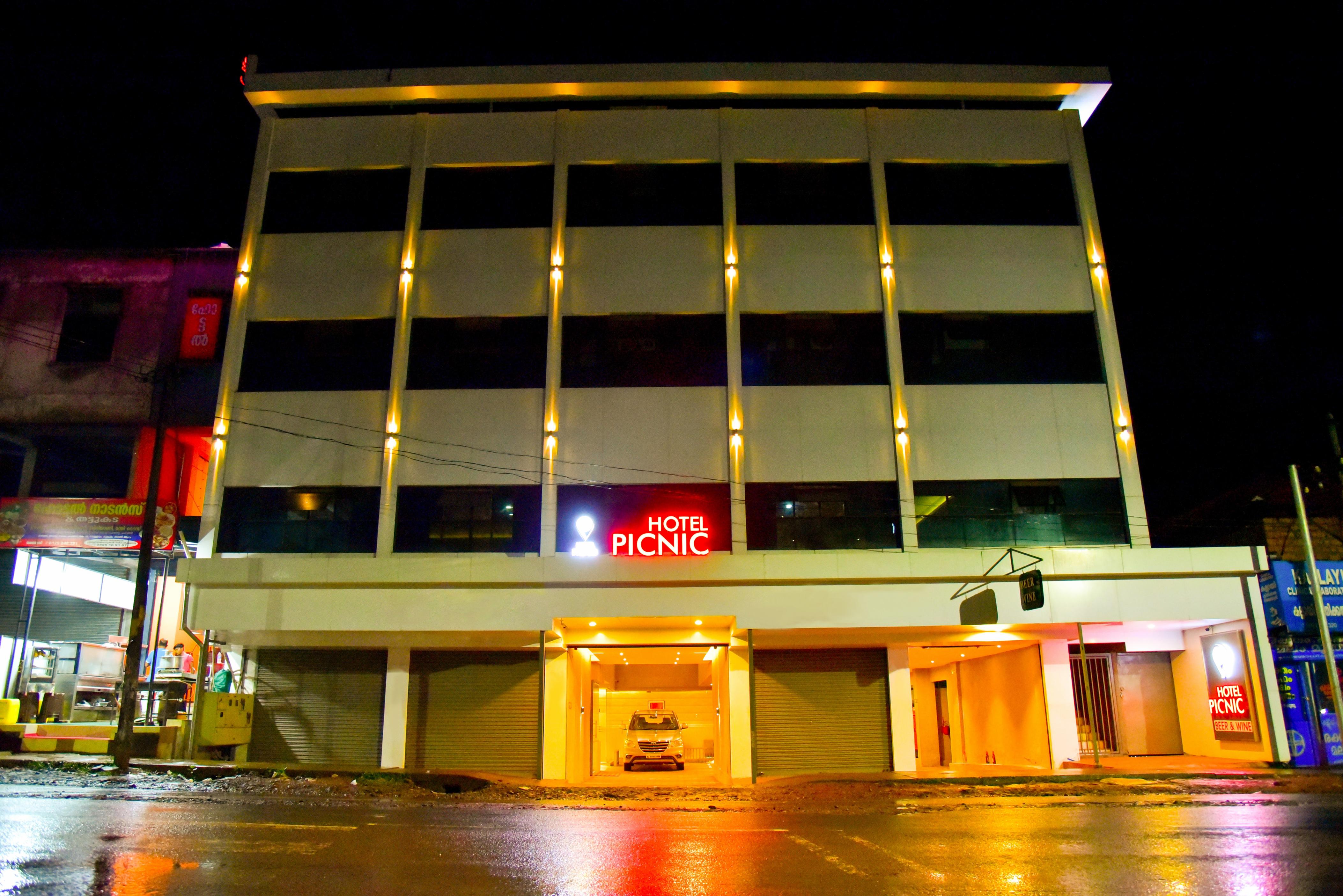 HOTEL PICNIC Manjeri