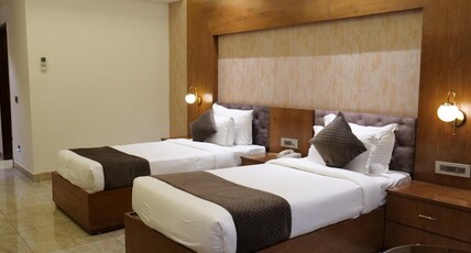The Emerald Grand Room Type - Deluxe Twin with Balcony