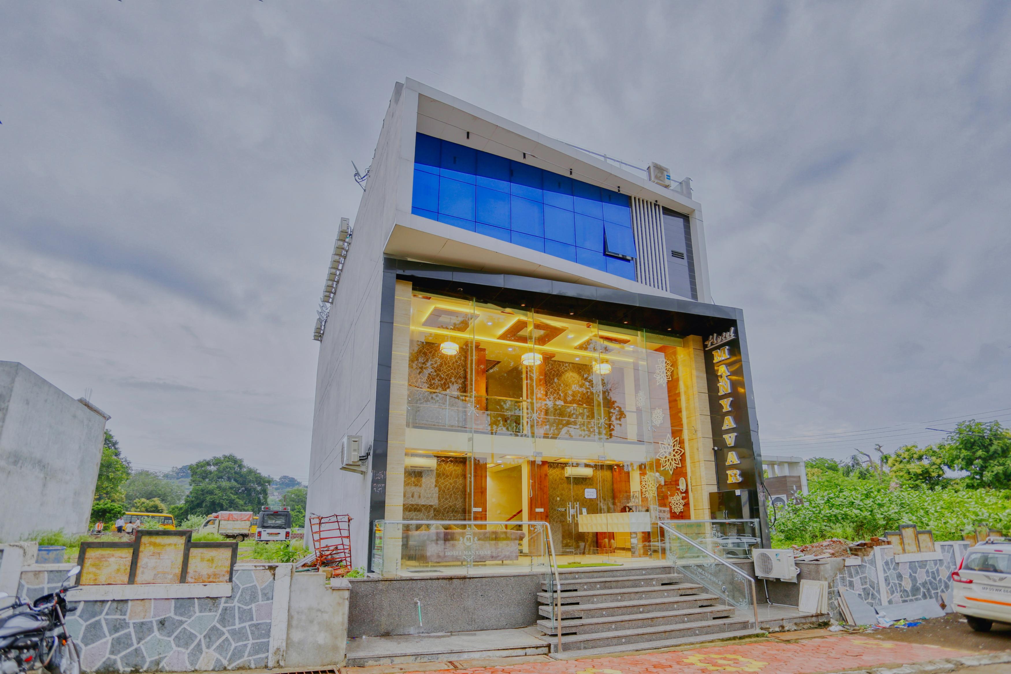 Hotel Manyavar Palace - Tap to explore photos