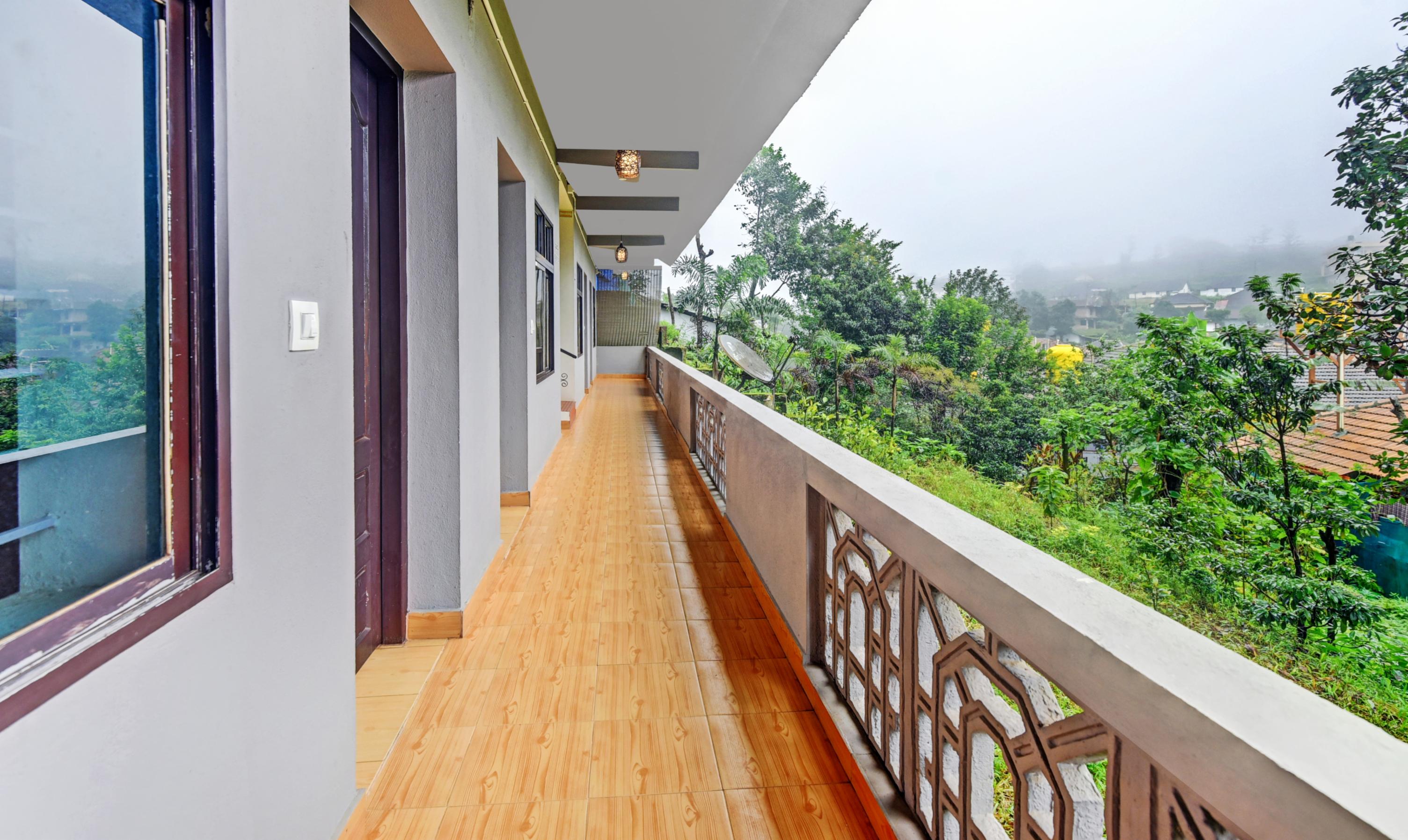 Itsy Hotels Igloo Residency, 400 Meters From Raja Seat Garden - Tap to explore photos