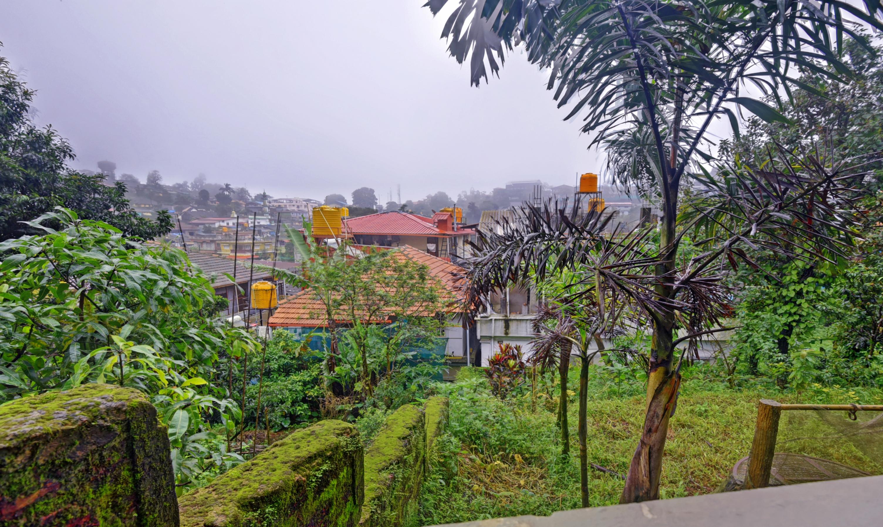 Itsy Hotels Igloo Residency, 400 Meters From Raja Seat Garden - Tap to explore photos