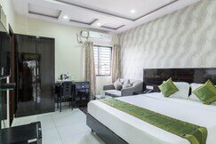 Treebo Greenwood Premier Suites, Old Airport Road