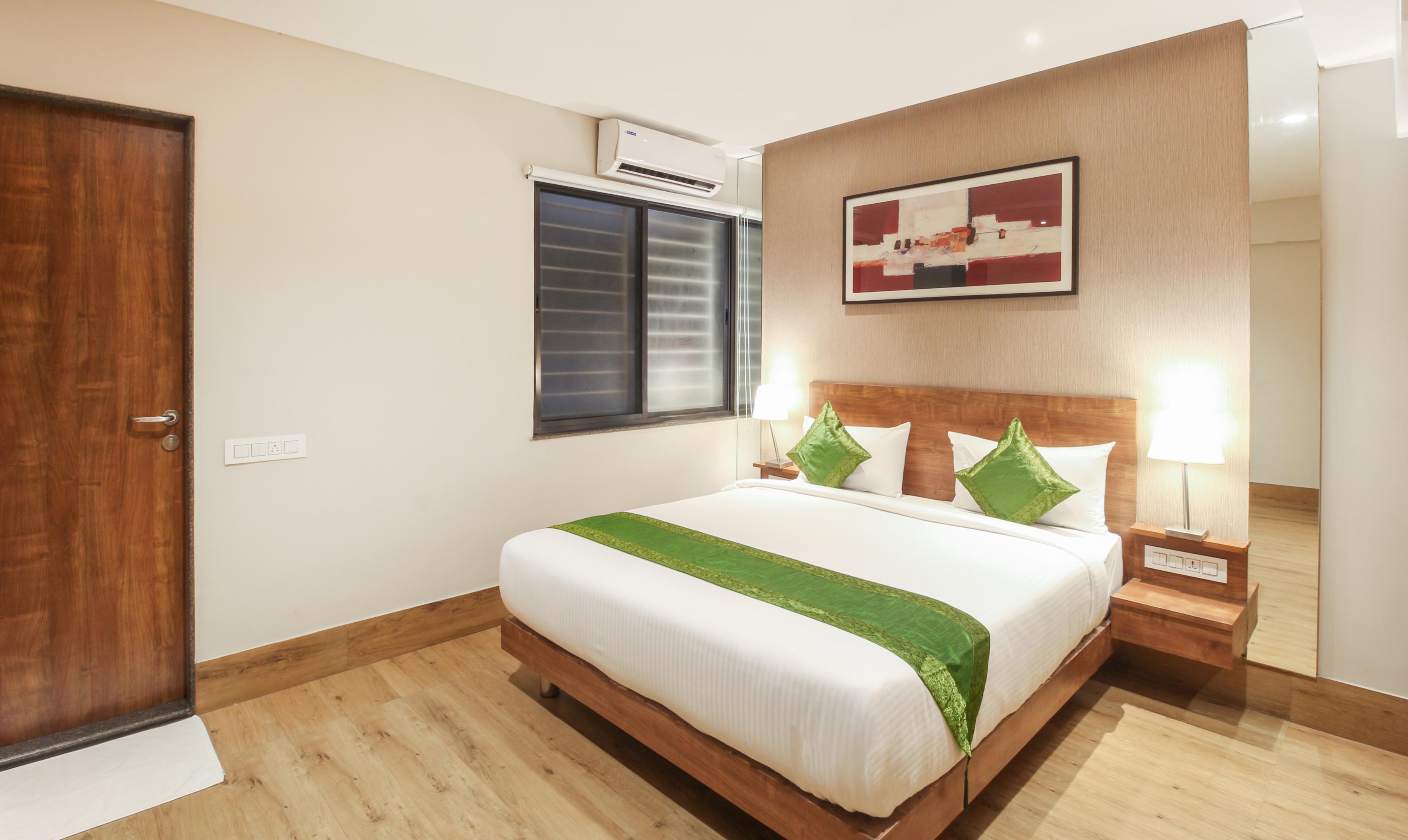 Treebo Elite Residency - 2 Kms From Railway Station