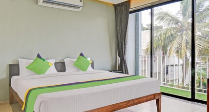 Treebo Aroma Executive Room Type - Deluxe Family Room Treebo Aroma Executive Room Type - Deluxe Family Room