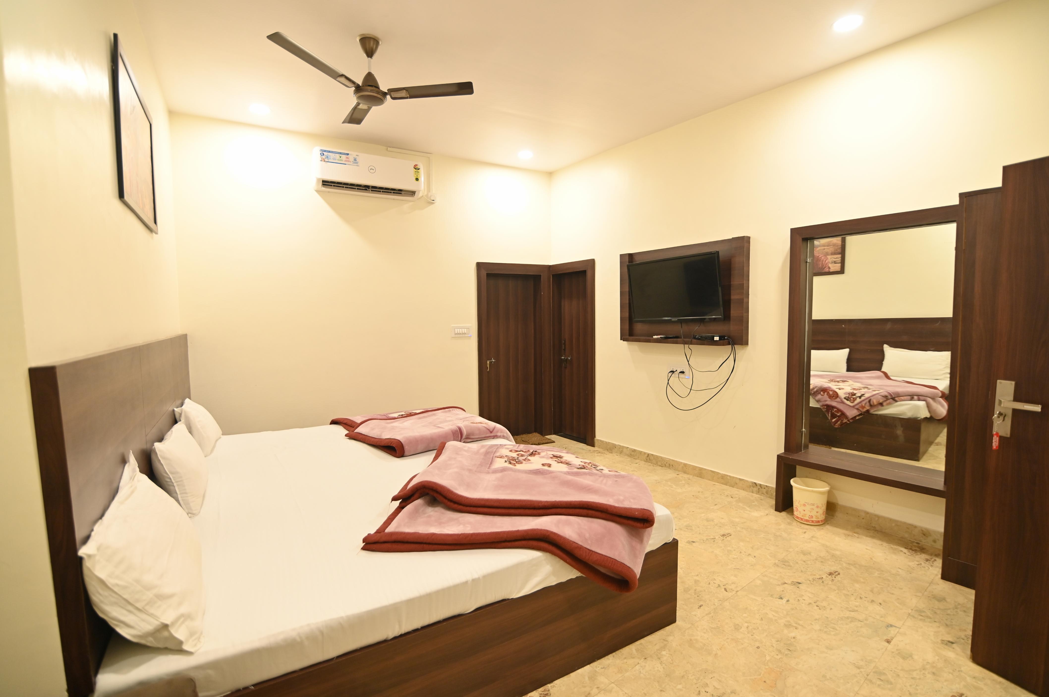 Hotel Siya Ram - Tap to explore photos