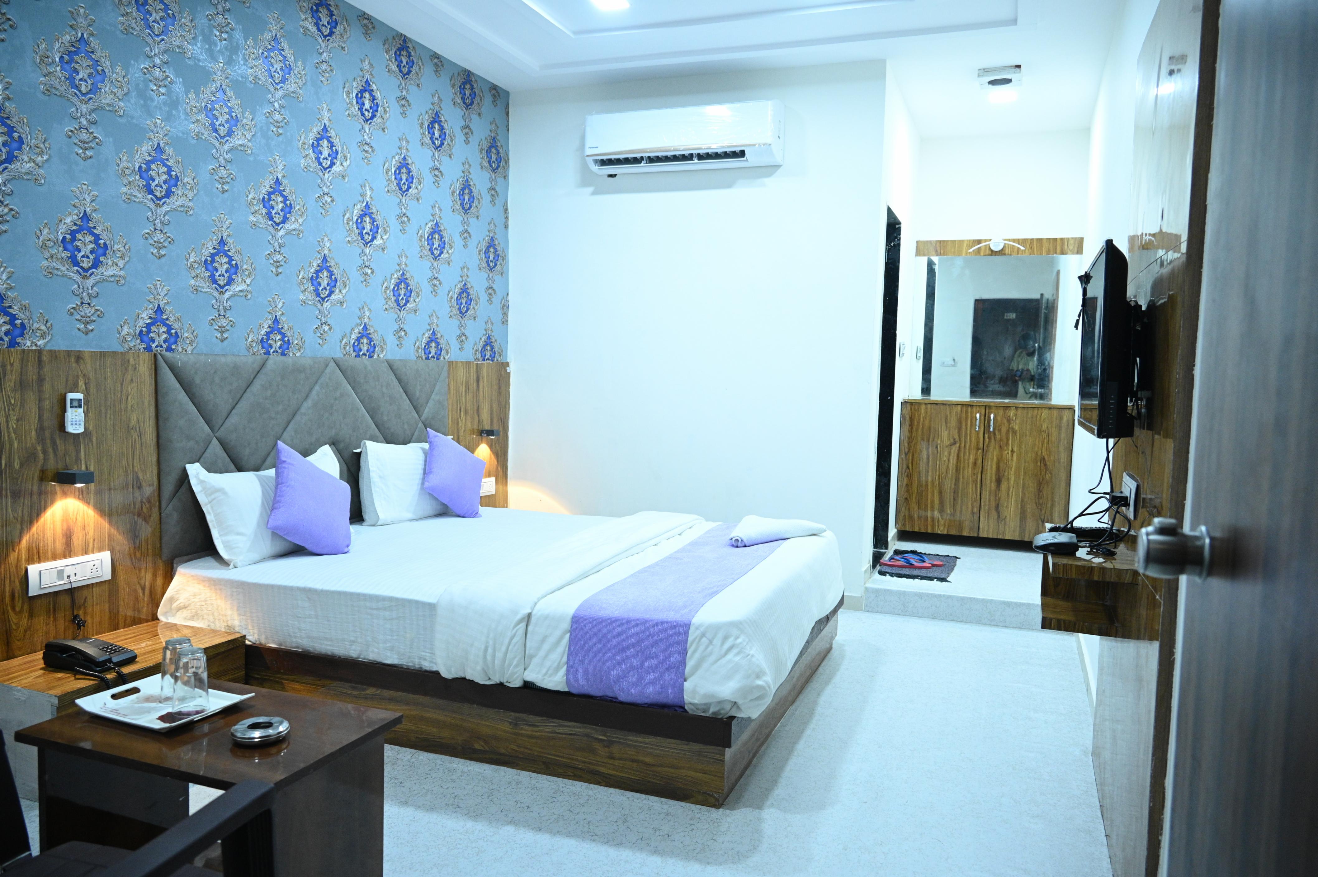 Hotel Avens Room Type - Deluxe AC Room