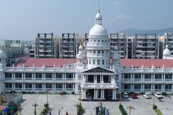 GADIRAJU PALACE CONVENTION CENTRE & HOTEL
