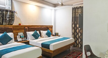 Hotel Istay Room Type - Family Triple Suite Room with Balcony (Ideal for 3-4 Adults)