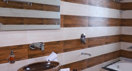 Hotel Discovery and Restaurant Room Type - Luxury Room with Balcony