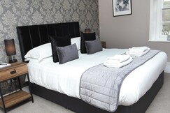 OYO Glyn Valley Hotel