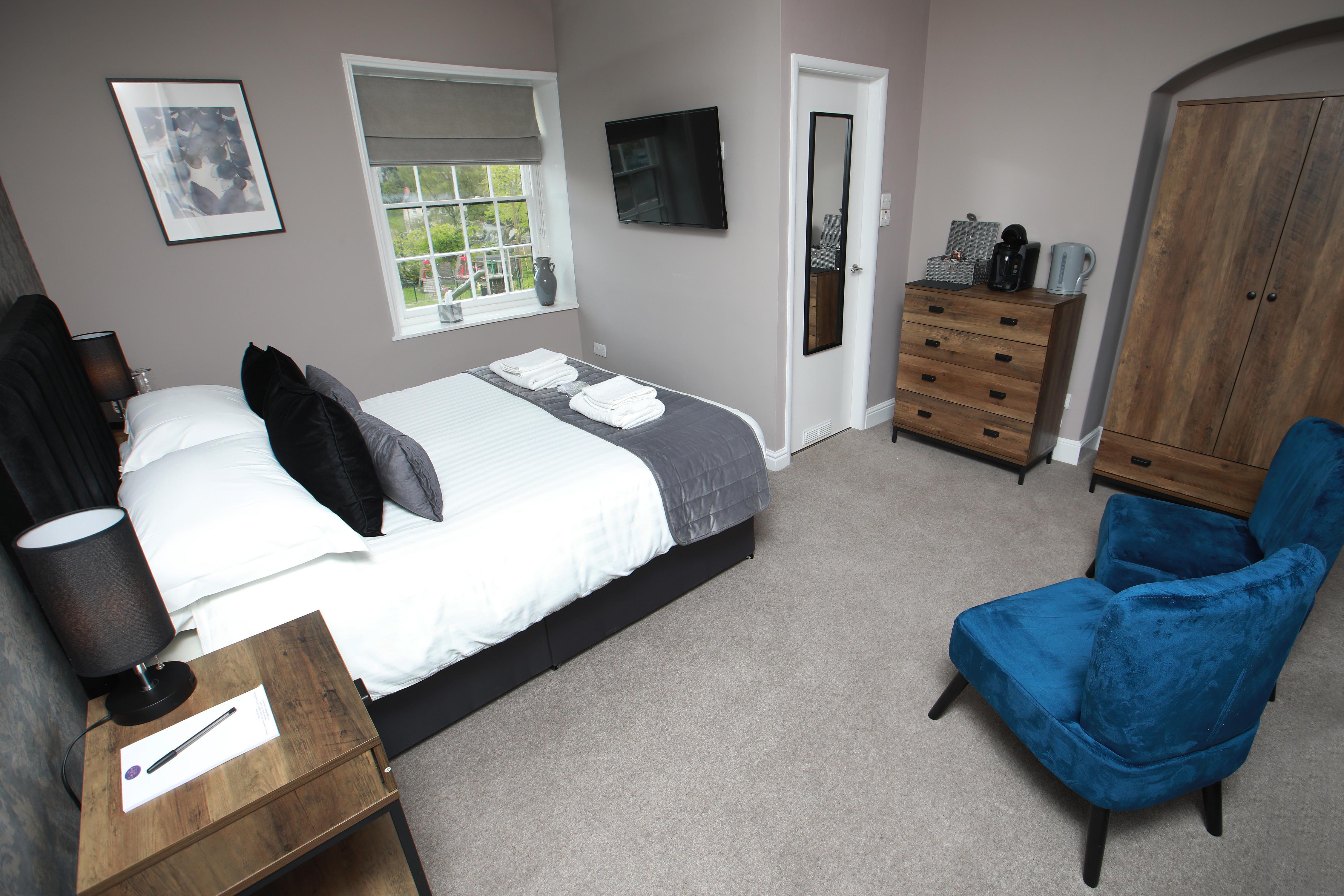 OYO Glyn Valley Hotel - Tap to explore photos