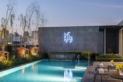 Walton Suites Sukhumvit
