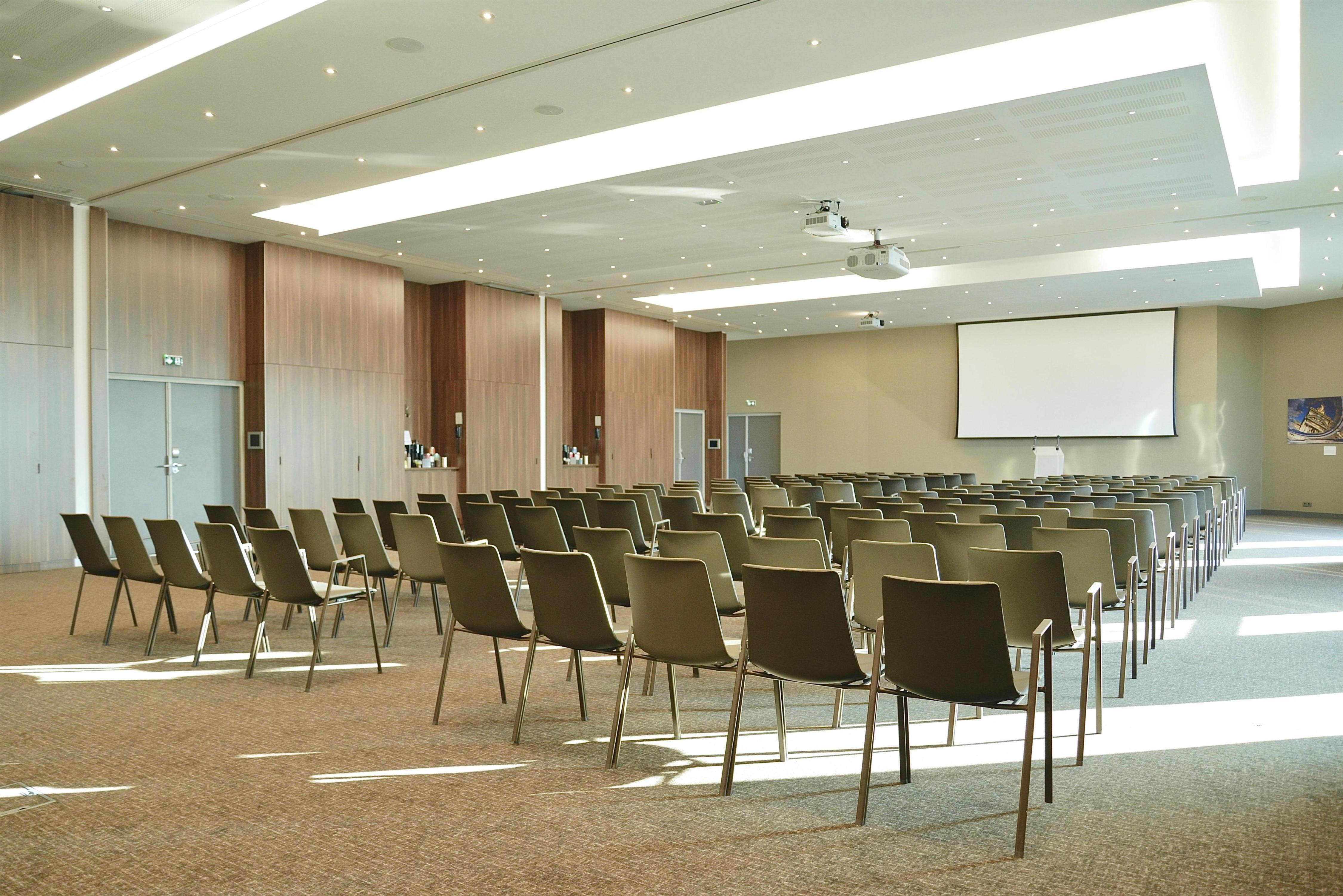 Radisson Blu CDG Airport Terminal Hotel, Paris