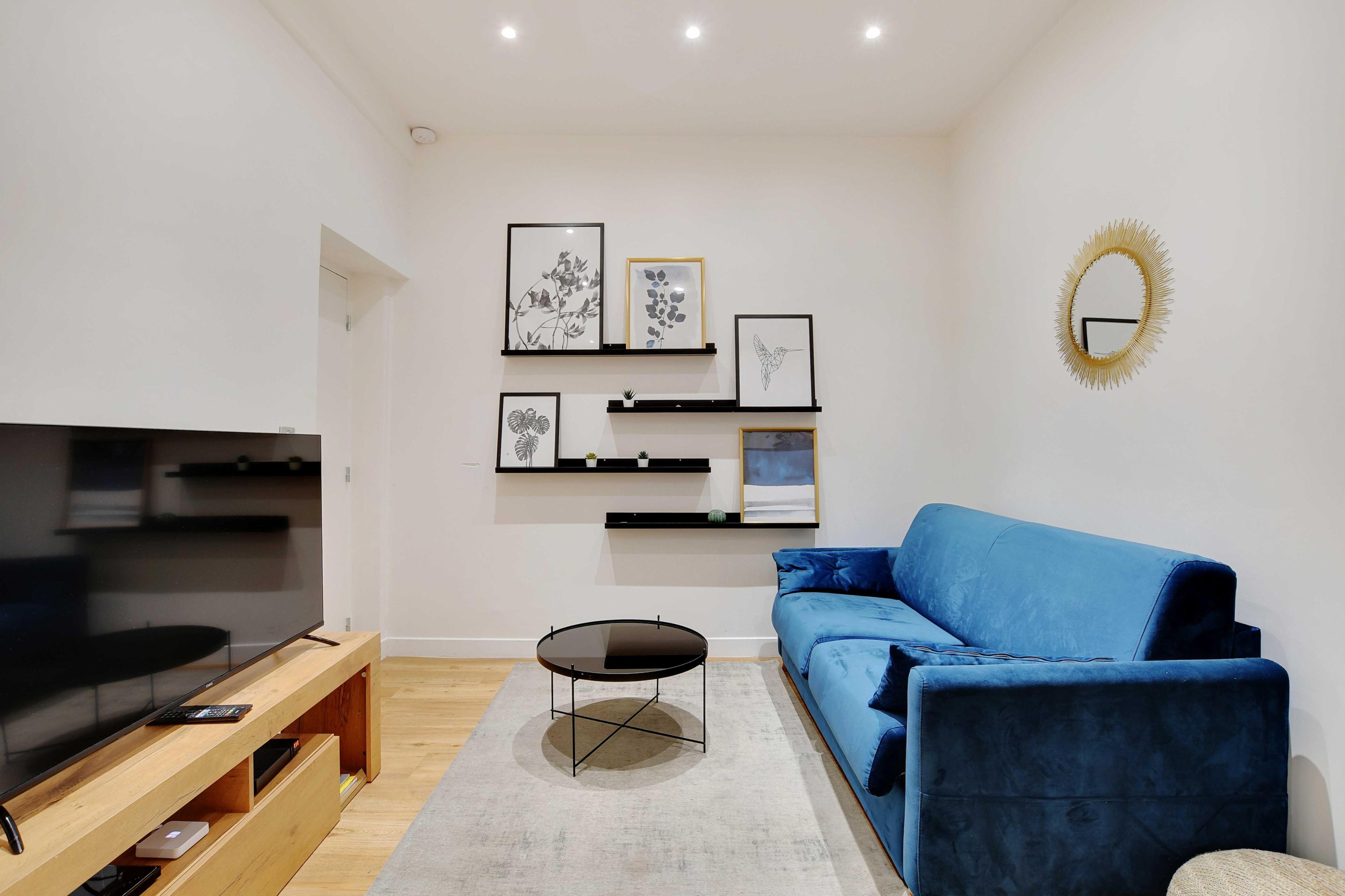 Welcoming apartment - 1BR/4P - Grands Boulevards - Tap to explore photos