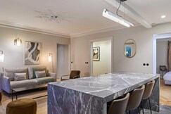 Magnificent apartment - 3BR/ 8P - Batignolles