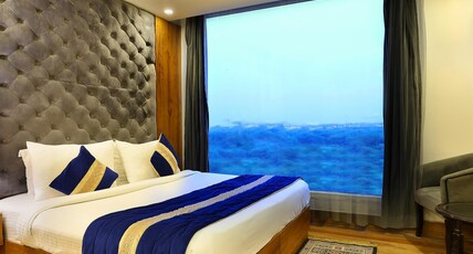 Hotel The View Room Type - Deluxe Room Hotel The View Room Type - Deluxe Room