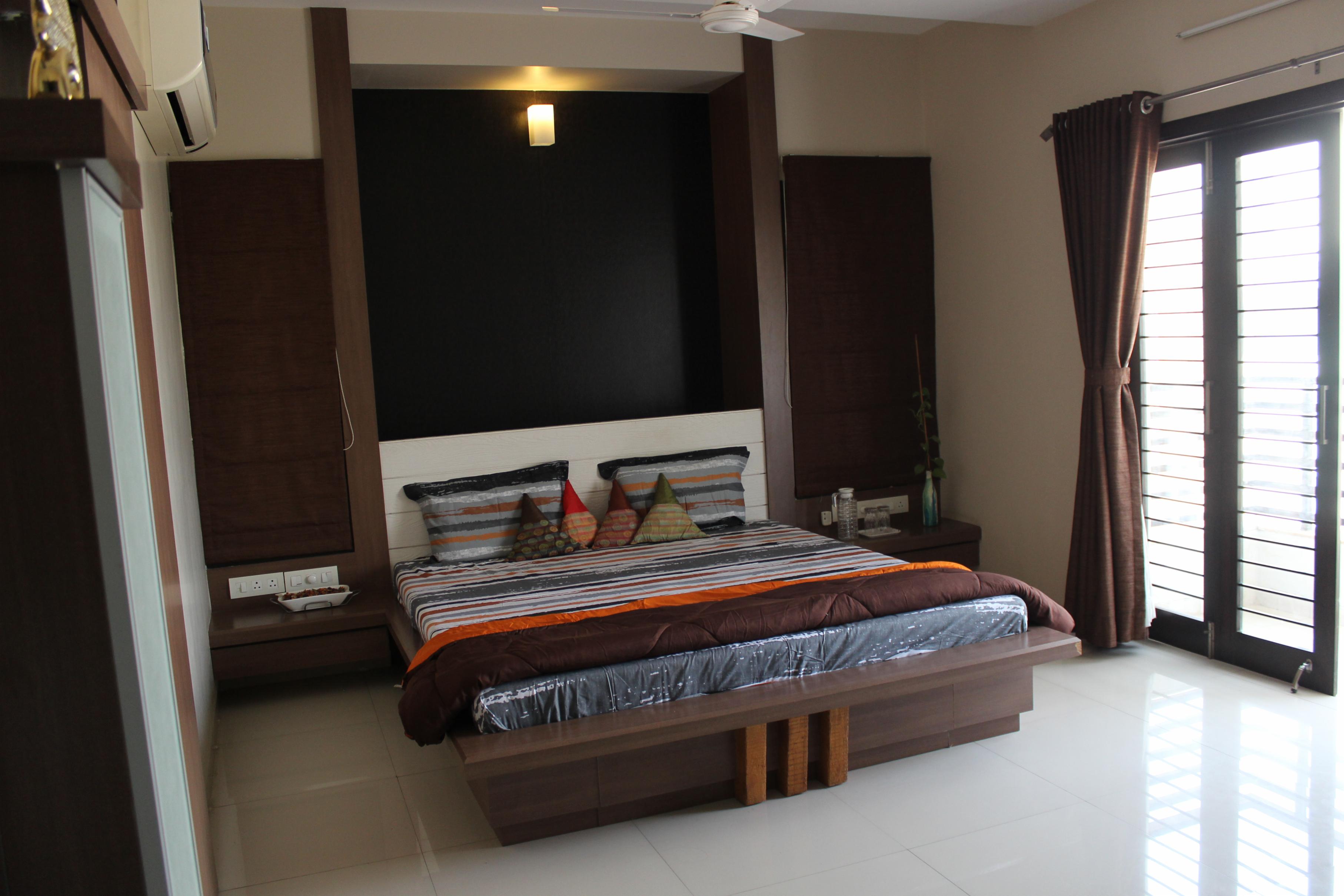 Sarda Homestay 2 | Rooms & Caretaker - Tap to explore photos