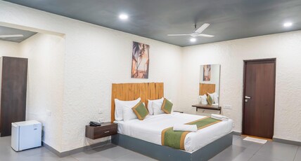 SIA Signature Calangute Room Type - Executive Suite With Jacuzzi SIA Signature Calangute Room Type - Executive Suite With Jacuzzi