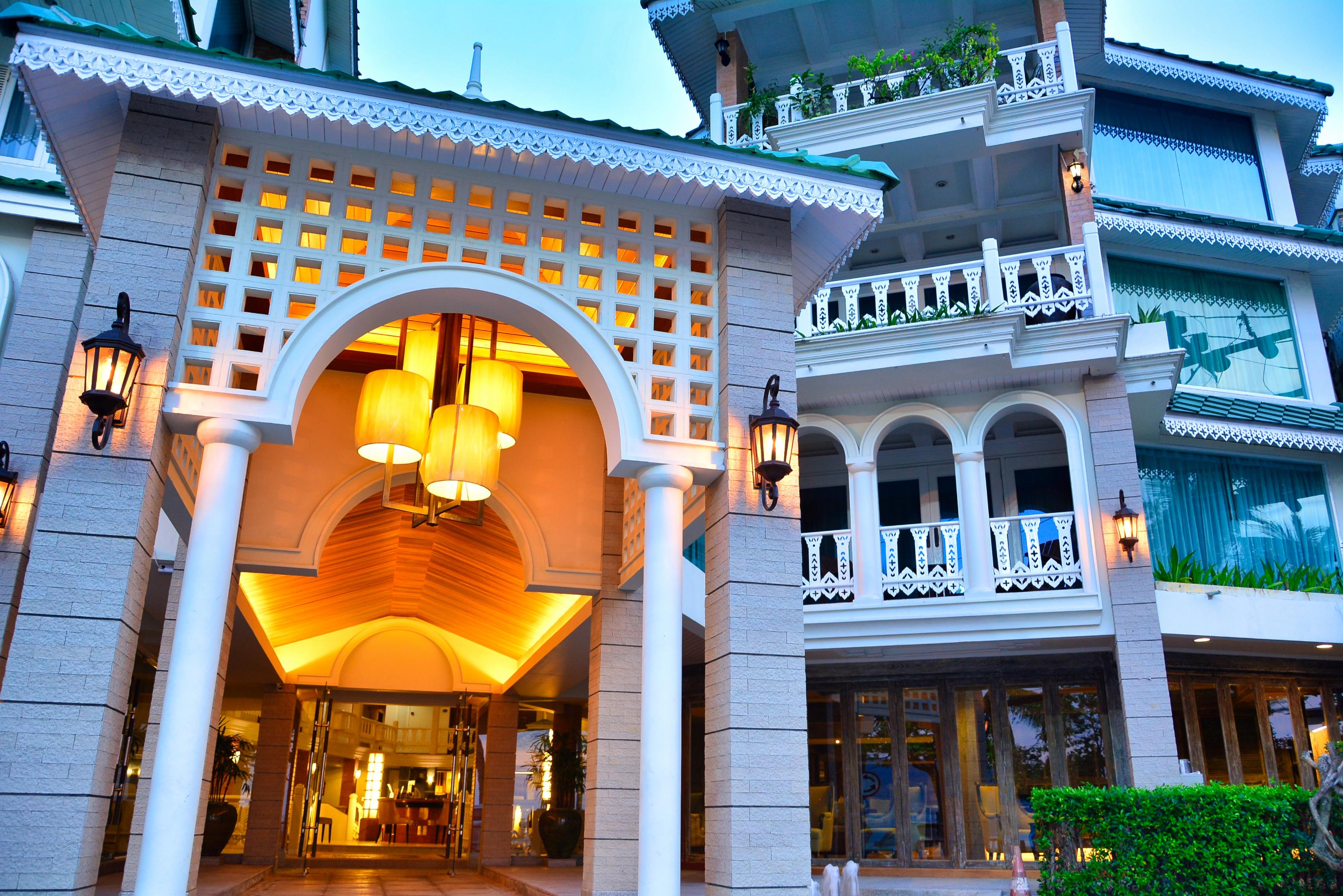 Sea Pearl Beach Resort - Tap to explore photos